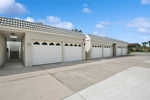 $199,900 | 930 Capri Isles Boulevard, Unit 120, Venice, FL 34292