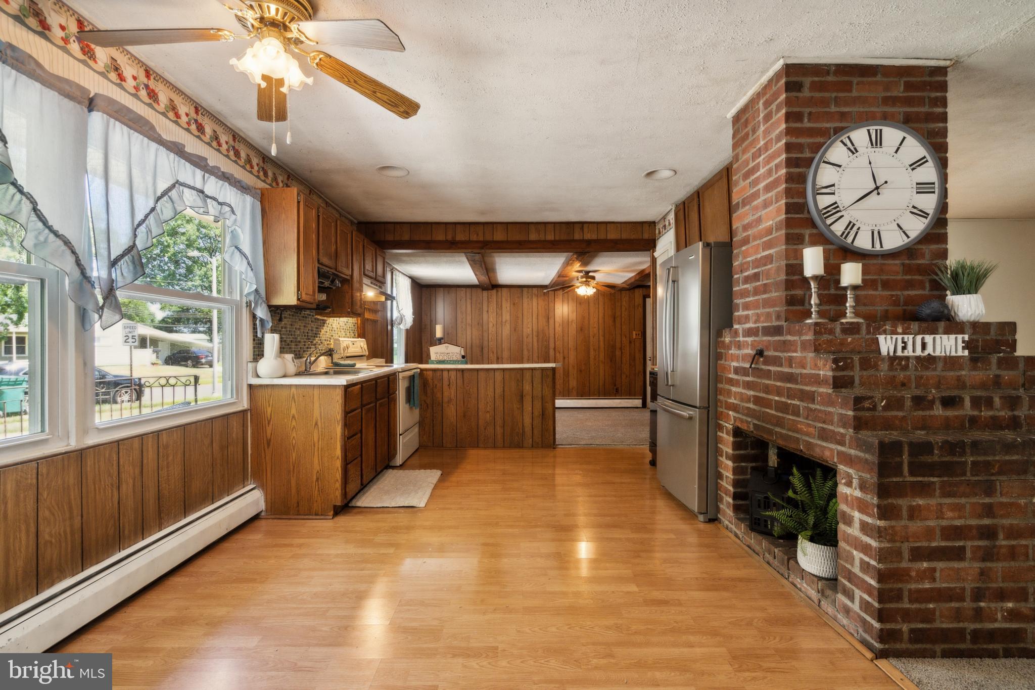 27 Boston Ivy Road Levittown, PA 19057 - Photo 6 of 18 Gallery Image 6