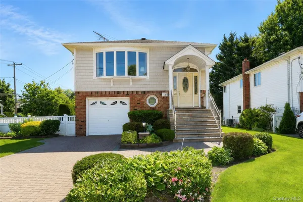 $1,288,888 | 49 Lee Avenue, Albertson, NY 11507