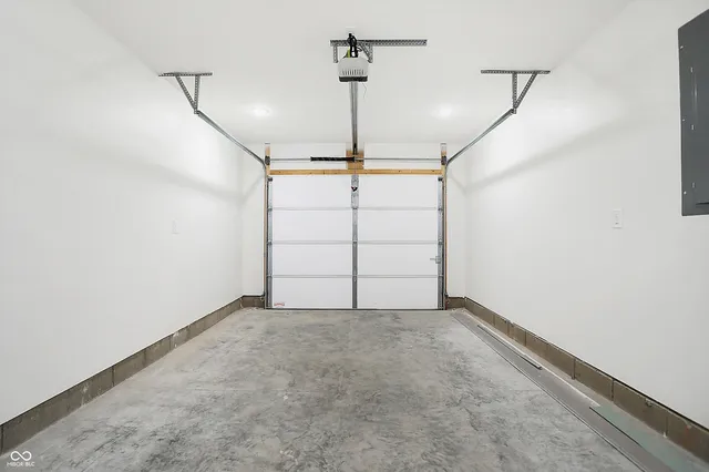 $229,900 | 1642 West Paula Drive, Columbus, IN 47201