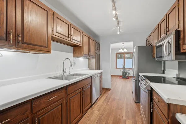 $299,900 | 1275 Brighton Square, New Brighton, MN 55112