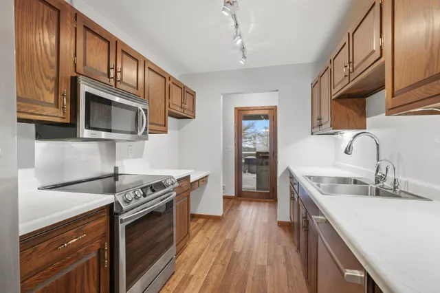 $307,500 | 1275 Brighton Square, New Brighton, MN 55112