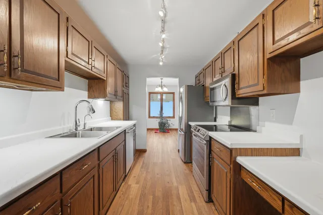 $307,500 | 1275 Brighton Square, New Brighton, MN 55112