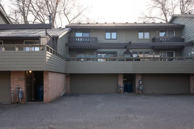 $307,500 | 1275 Brighton Square, New Brighton, MN 55112