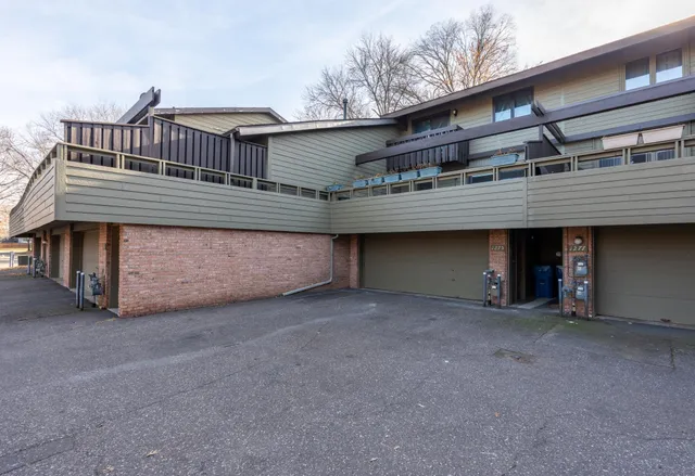 $307,500 | 1275 Brighton Square, New Brighton, MN 55112