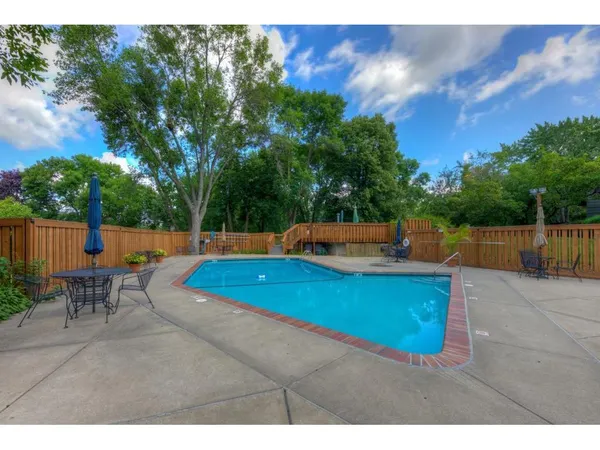 $299,900 | 1275 Brighton Square, New Brighton, MN 55112