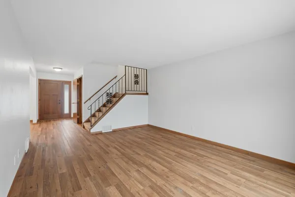 $299,900 | 1275 Brighton Square, New Brighton, MN 55112