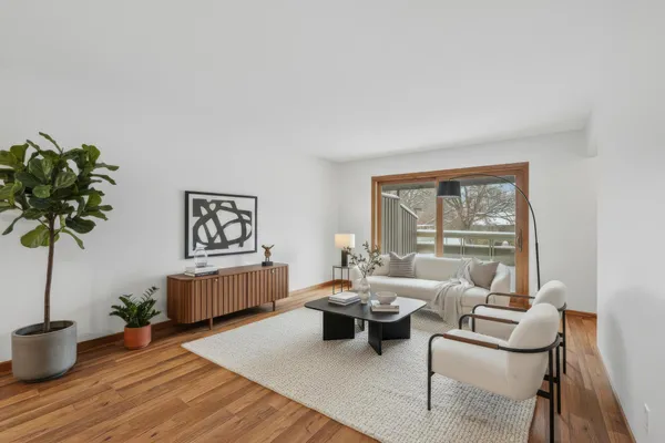 $299,900 | 1275 Brighton Square, New Brighton, MN 55112