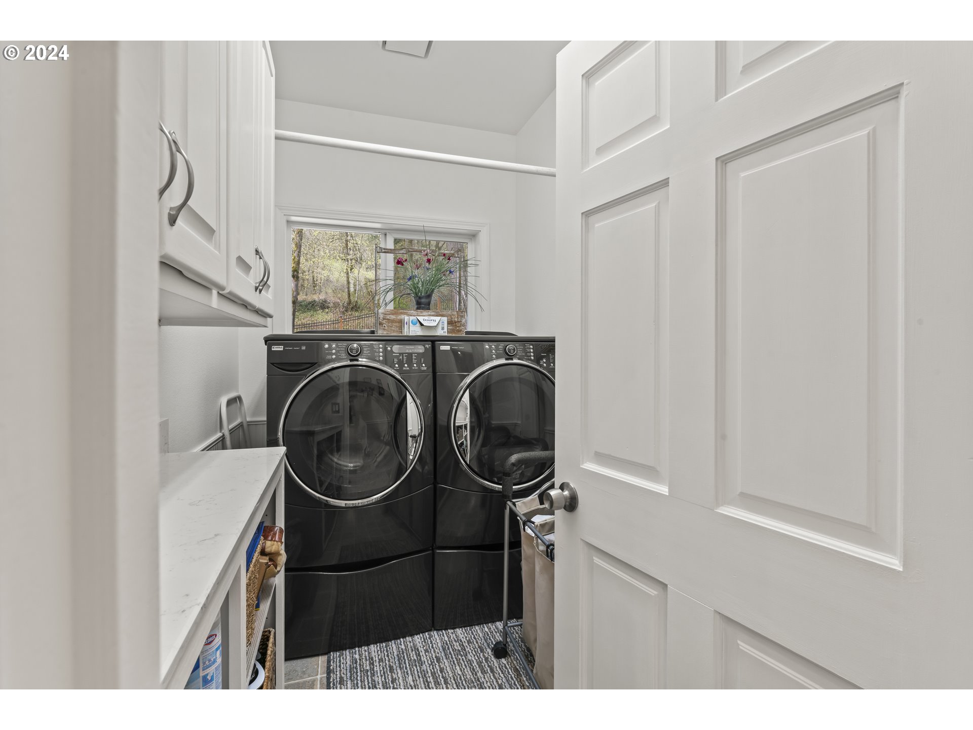 6737 Ivy Street Springfield, OR 97478 - Photo 24 of 48 a utility room with dryer and washer