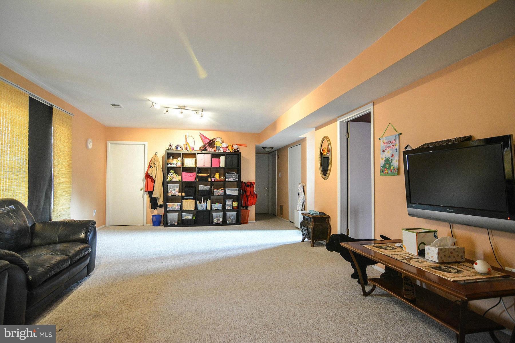 7210 Ridgeway Drive Manassas, VA 20112 - Photo 4 of 27 lower level Family Room
