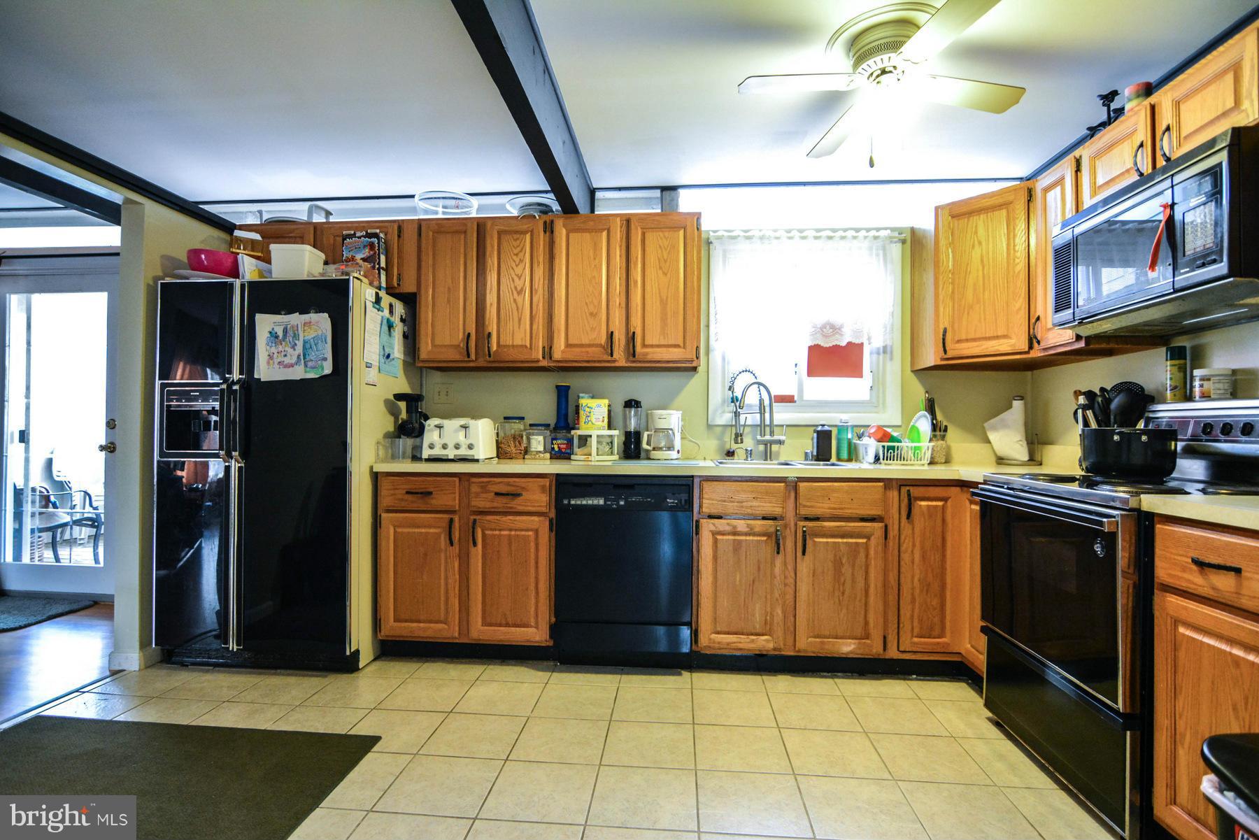 7210 Ridgeway Drive Manassas, VA 20112 - Photo 10 of 27 Kitchen