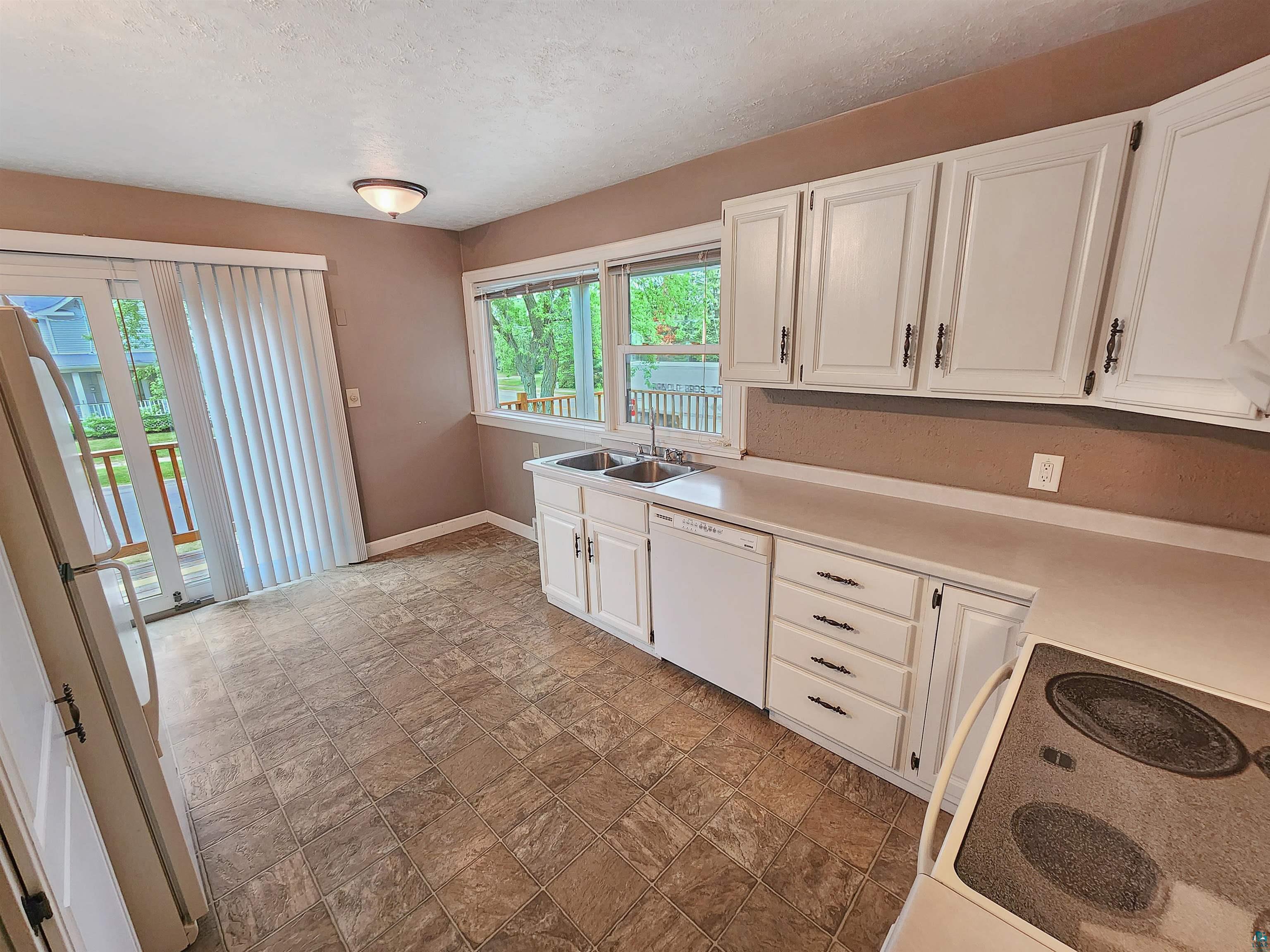5061 London Road Duluth, MN 55804 - Photo 13 of 20 Gallery Image 13