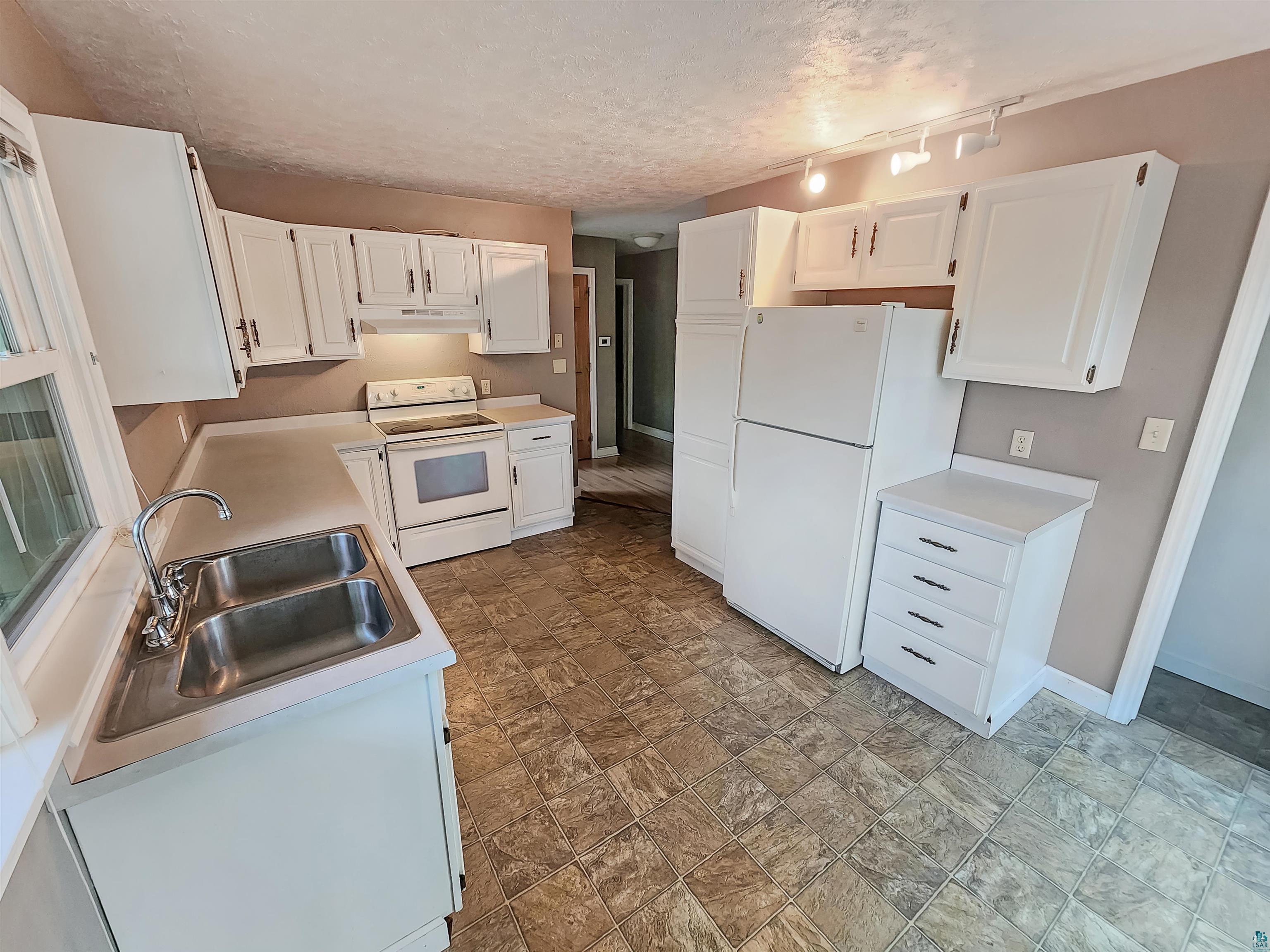 5061 London Road Duluth, MN 55804 - Photo 15 of 20 Gallery Image 15