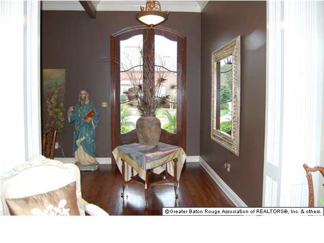 10716 Royal Ridge Avenue Baton Rouge, LA 70810 - Photo 2 of 24 Gallery Image 2
