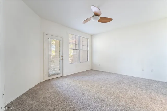 $1,700 | 8555 West Russell Road, Unit 2011, Las Vegas, NV 89113