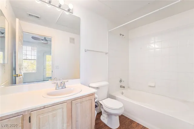 $1,700 | 8555 West Russell Road, Unit 2011, Las Vegas, NV 89113