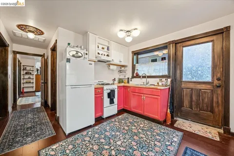 $1,295,000 | 1712 Paru Street, Alameda, CA 94501