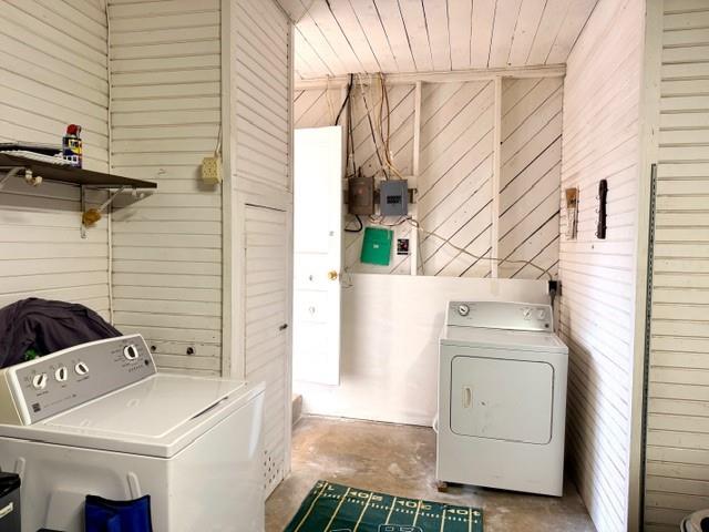 1417 Reynolds Street Goldthwaite, TX 76844 - Photo 16 of 21 a utility room with dryer and washer
