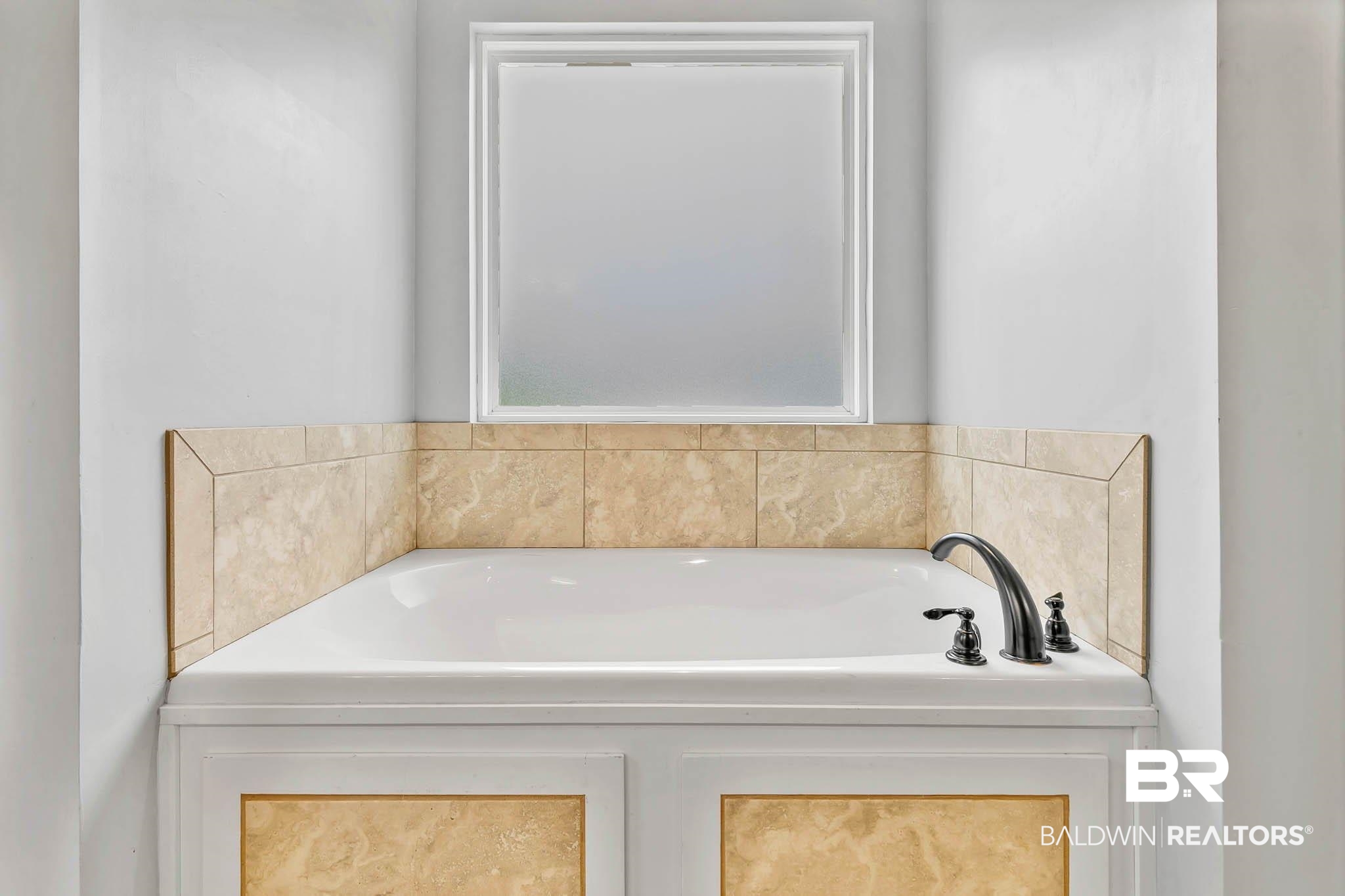 8145 Bay View Drive Foley, AL 36535 - Photo 36 of 81 Garden Tub
