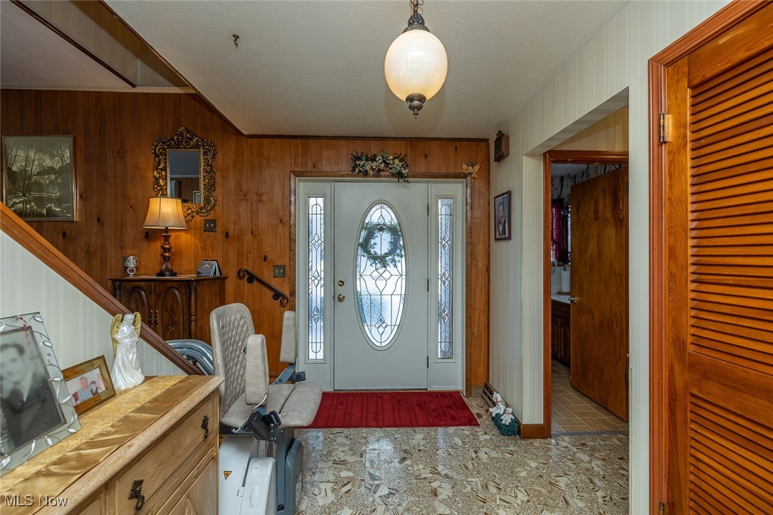 750 Sagamore Road Northfield, OH 44067 - Photo 2 of 37 Entrance foyer