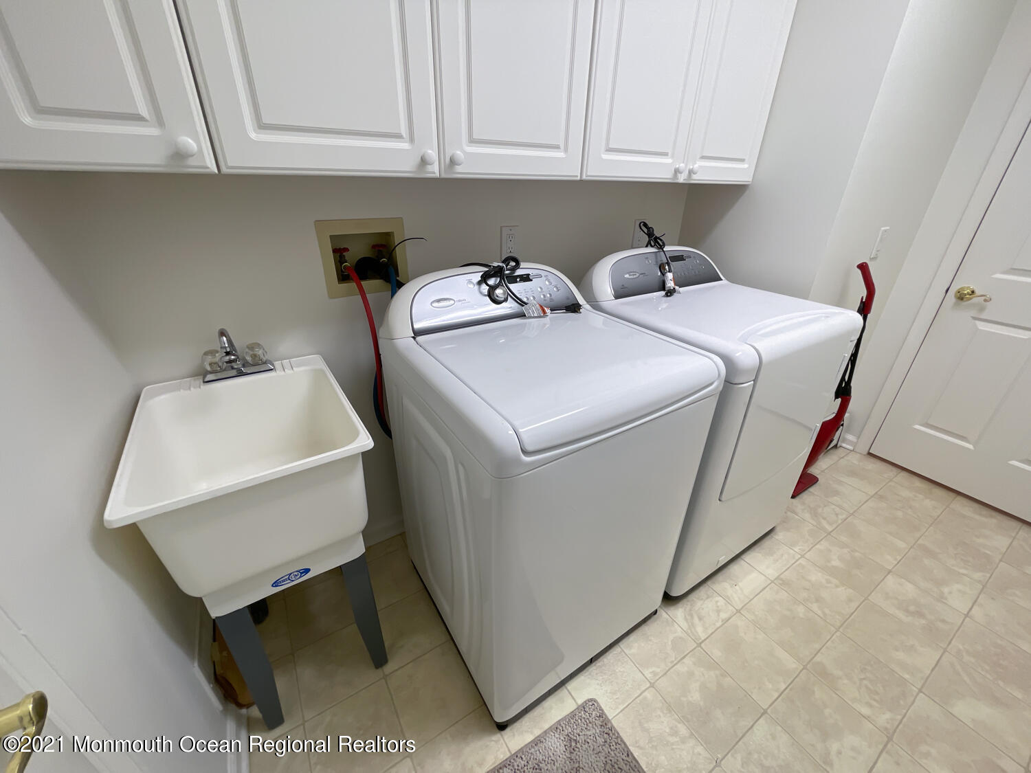 26 Symphony Avenue Bayville, NJ 08721 - Photo 30 of 40 a utility room with dryer and washer