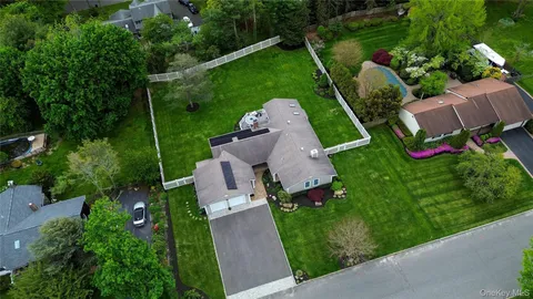 $815,000 | 12 Buccaneer Lane, East Setauket, NY 11733