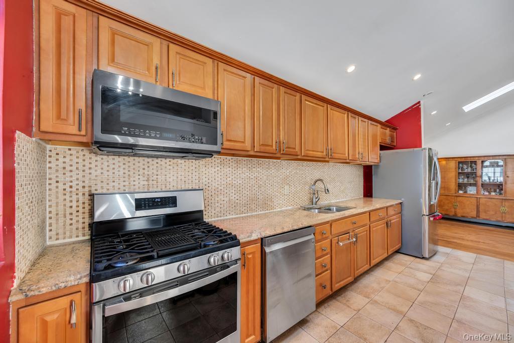 96 Rosedale Road Valley Stream, NY 11581 - Photo 9 of 43