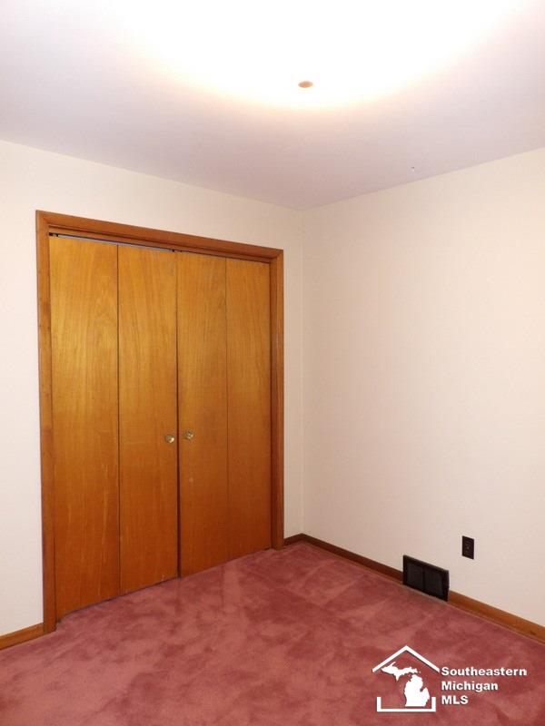26215 Allen Road Woodhaven, MI 48183 - Photo 30 of 38