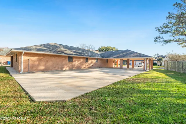 $295,000 | 3 Governor Edwards Drive, Crowley, LA 70526