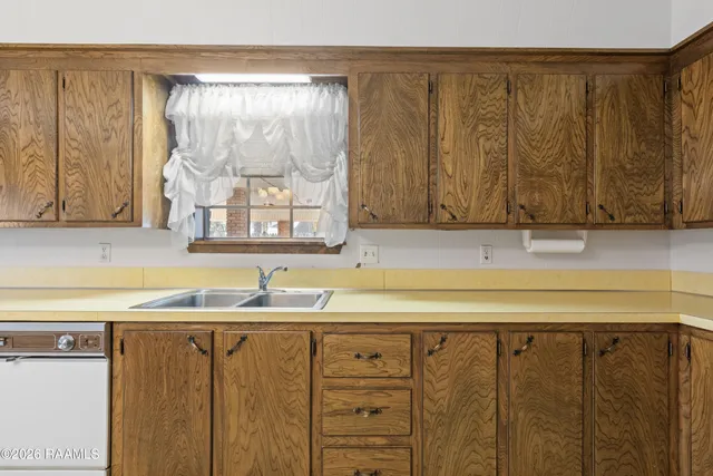 $295,000 | 3 Governor Edwards Drive, Crowley, LA 70526