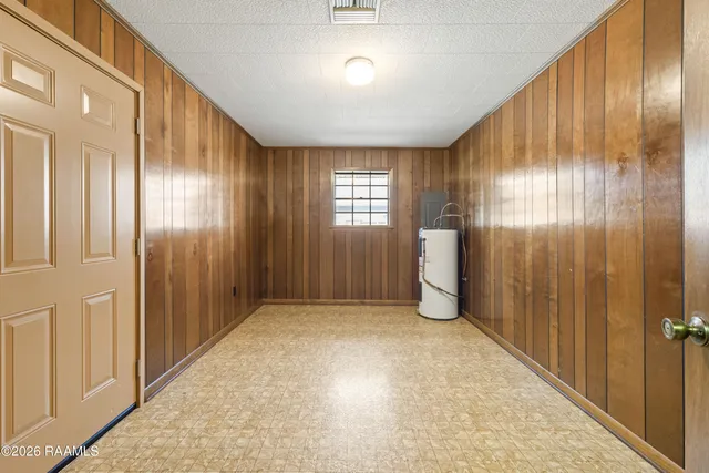 $295,000 | 3 Governor Edwards Drive, Crowley, LA 70526