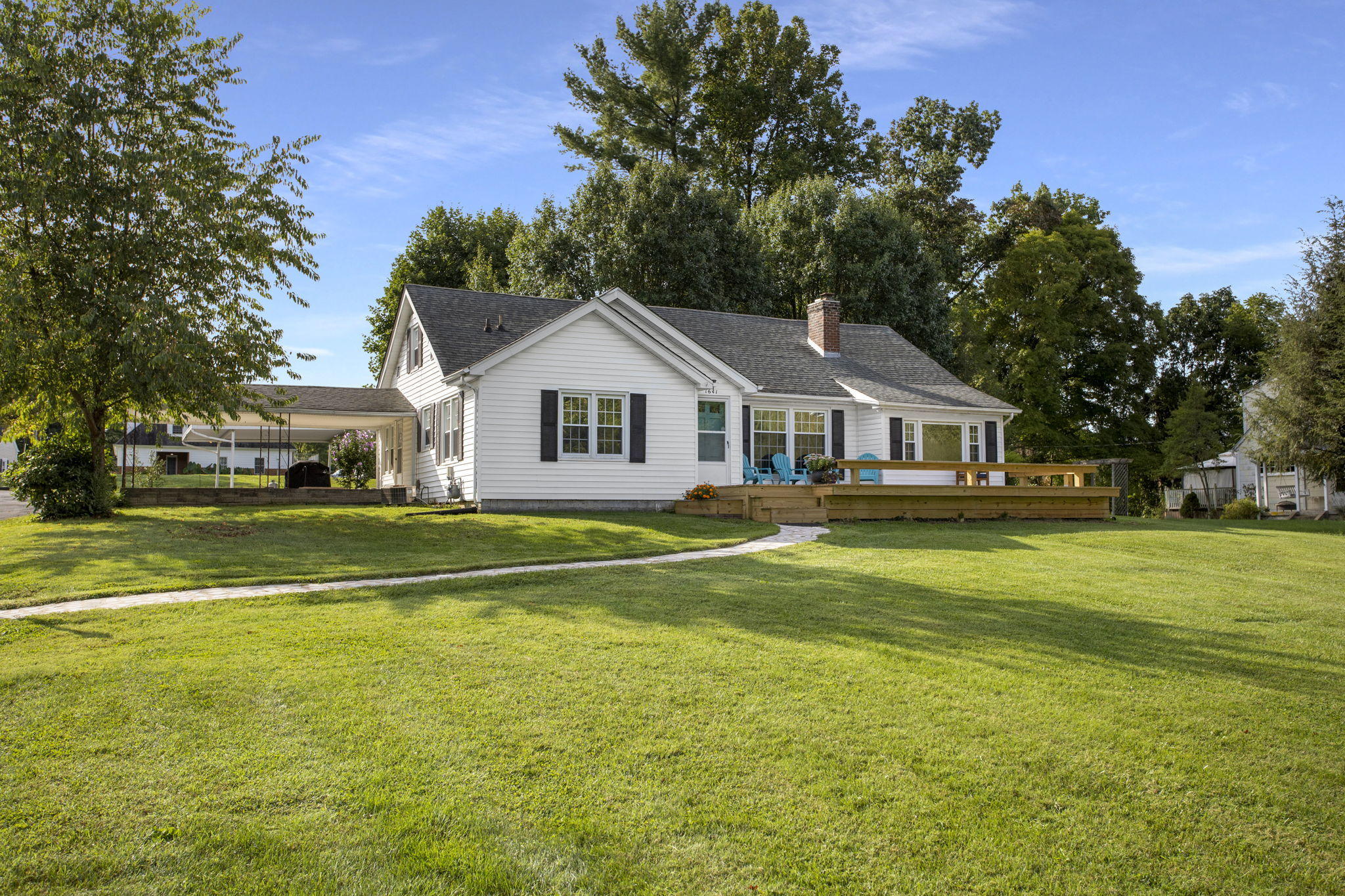 1641 Overhill Road Bristol, VA 24201 - Photo 3 of 28 8-web-or-mls-IMG_5023