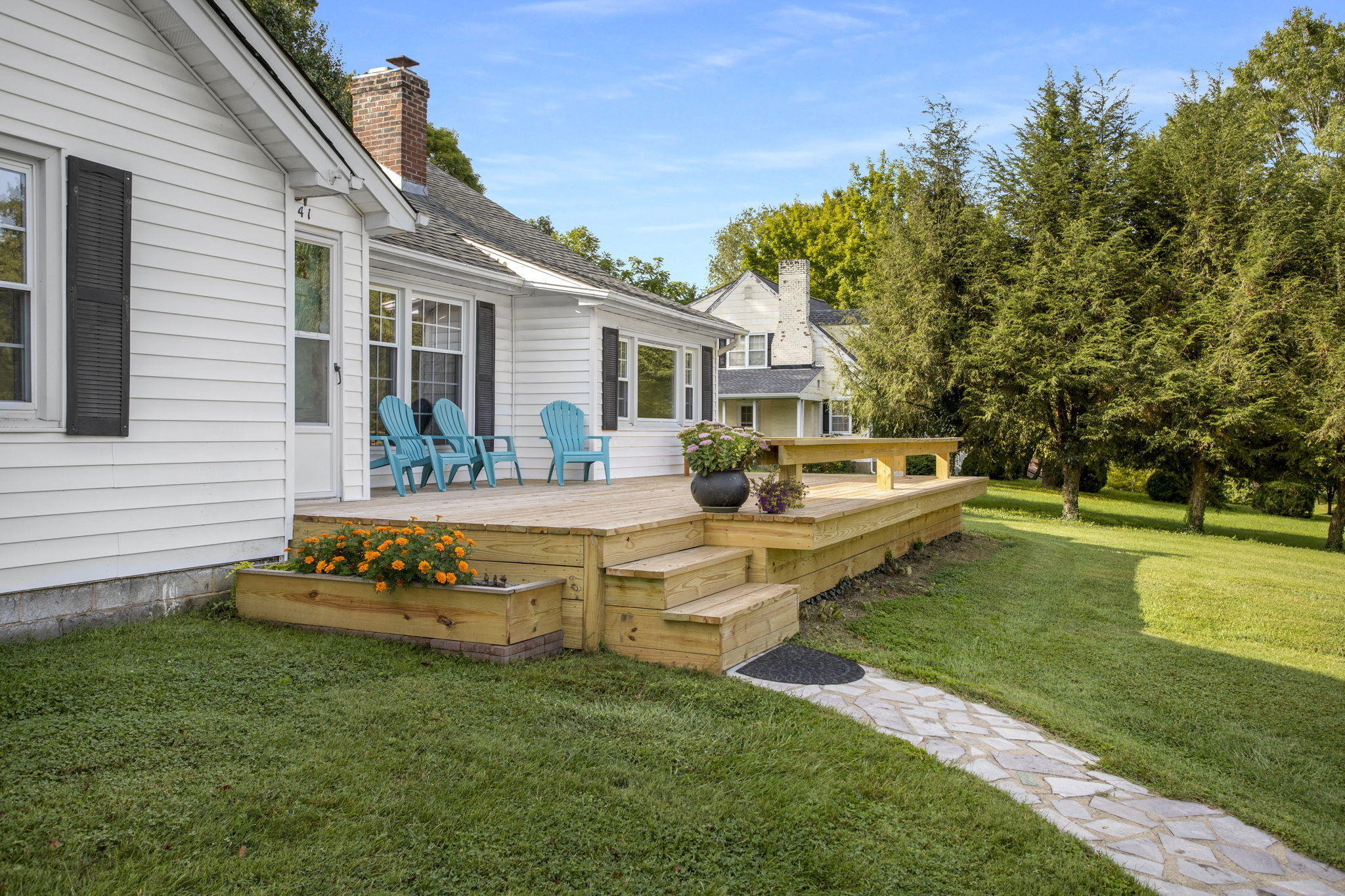 1641 Overhill Road Bristol, VA 24201 - Photo 4 of 28 10-web-or-mls-IMG_5029
