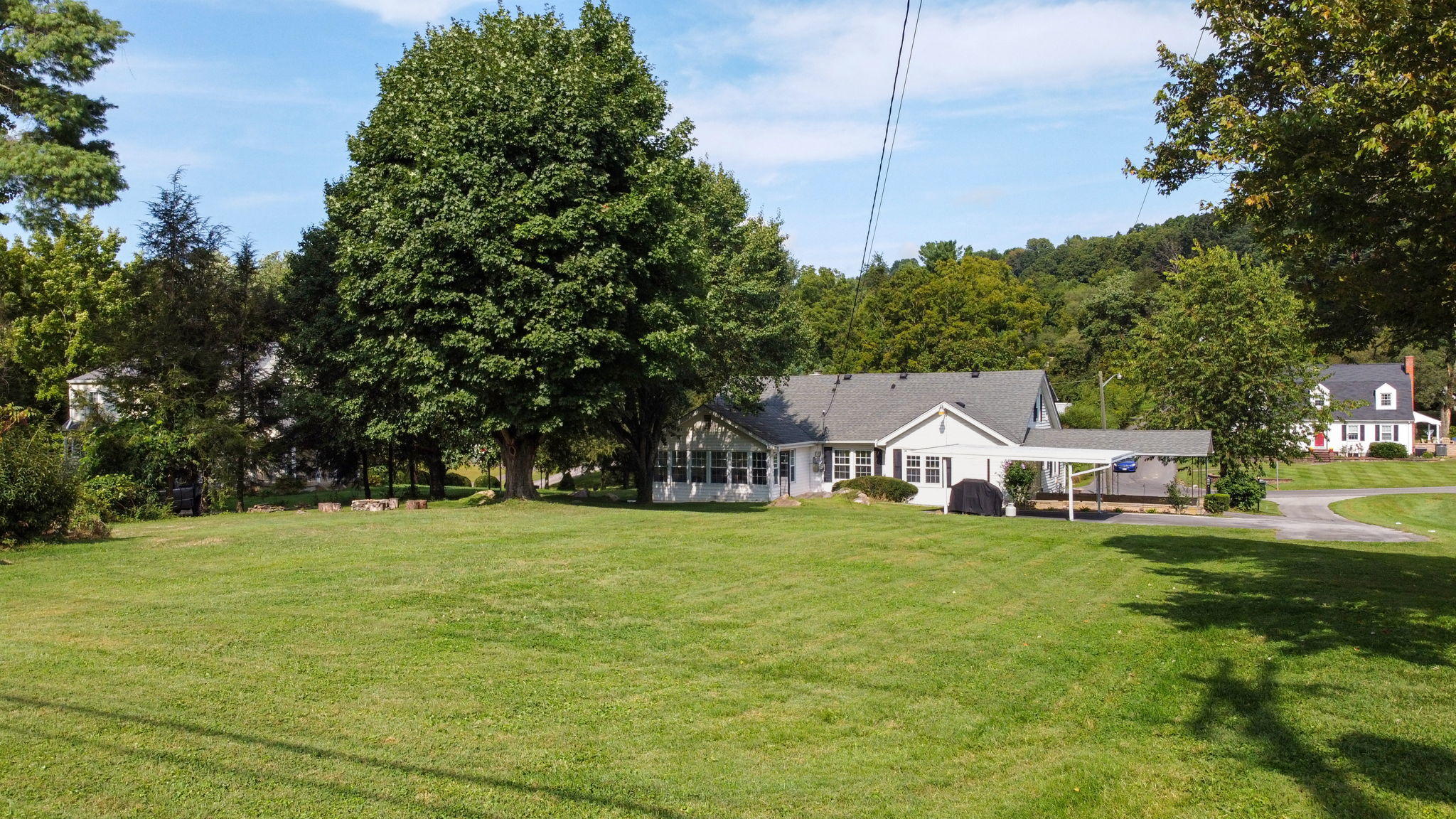 1641 Overhill Road Bristol, VA 24201 - Photo 8 of 28 4-web-or-mls-DJI_0201