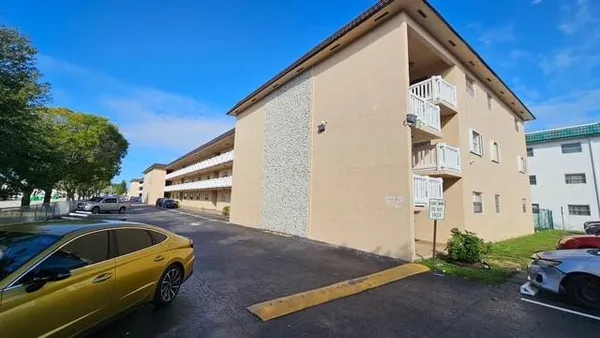 $2,250 | 5881 Northwest 16th Place, Unit 320, Sunrise, FL 33313