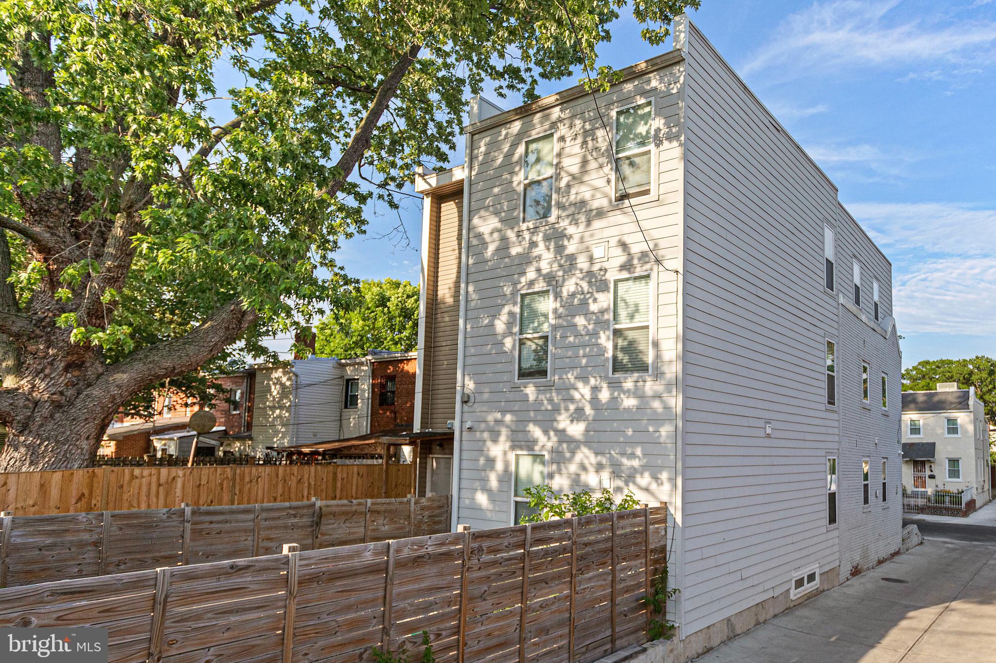 412 20th Street Northeast Washington, DC 20002 - Photo 2 of 6 a view of a house with a tree