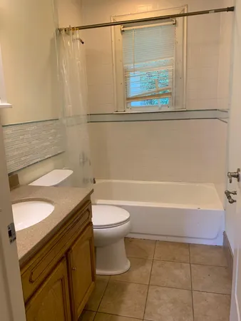 $1,650 | 711 Locust Street, Charleston, SC 29407