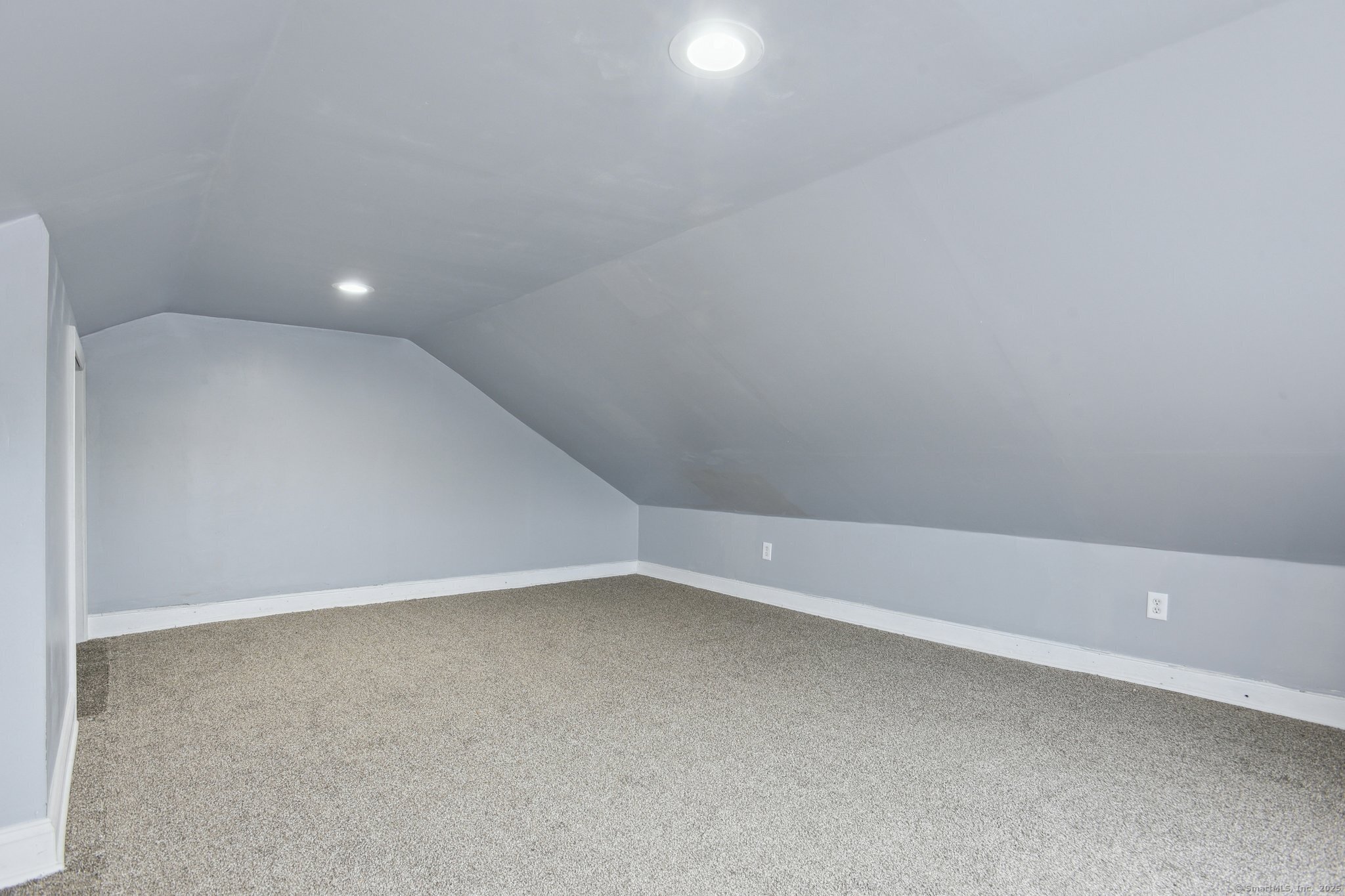 8 3rd Street Norwich, CT 06360 - Photo 20 of 39 a view of an empty room