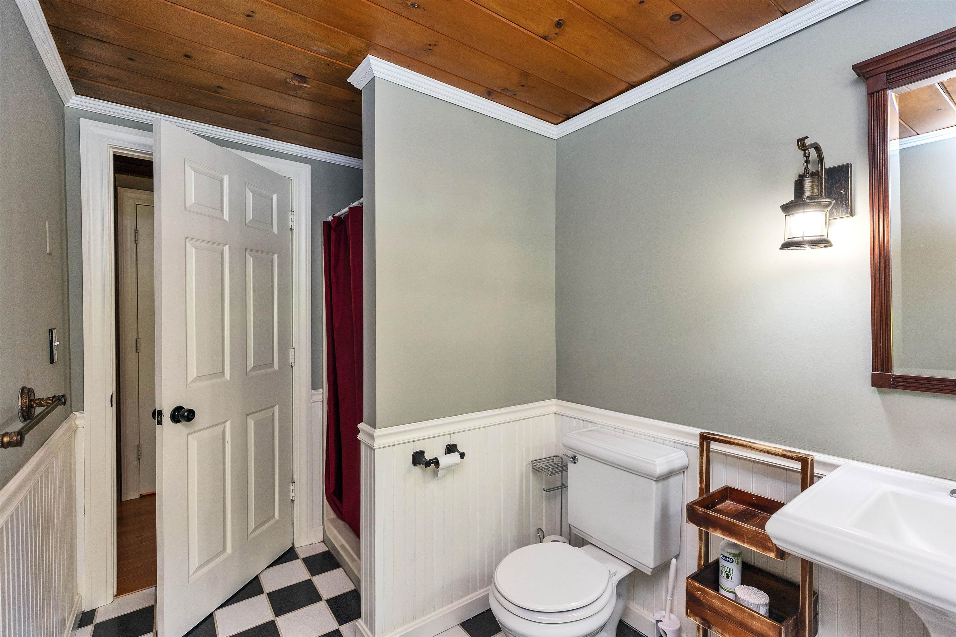 1481 Bennington Road Francestown, NH 03043 - Photo 17 of 60