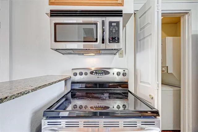 $1,800 | 1024 Heights Boulevard, Unit 3, Houston, TX 77008