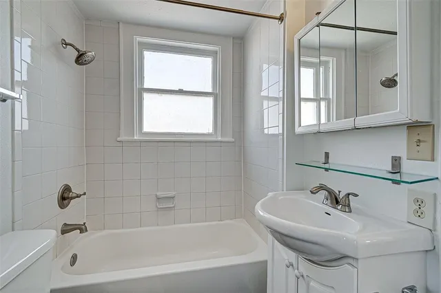 $1,800 | 1024 Heights Boulevard, Unit 3, Houston, TX 77008