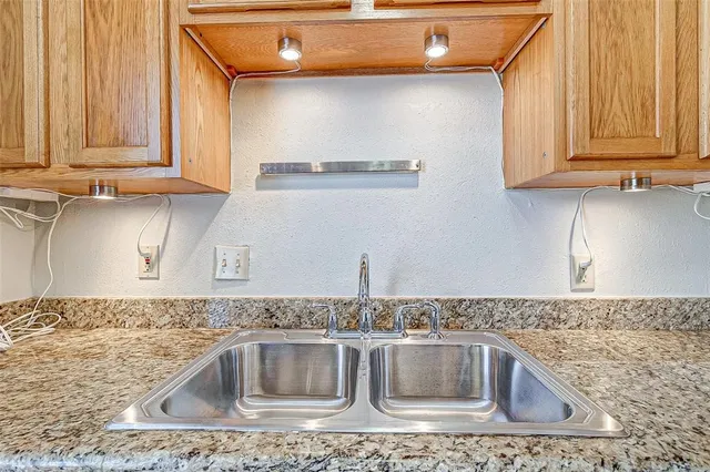 $1,800 | 1024 Heights Boulevard, Unit 3, Houston, TX 77008