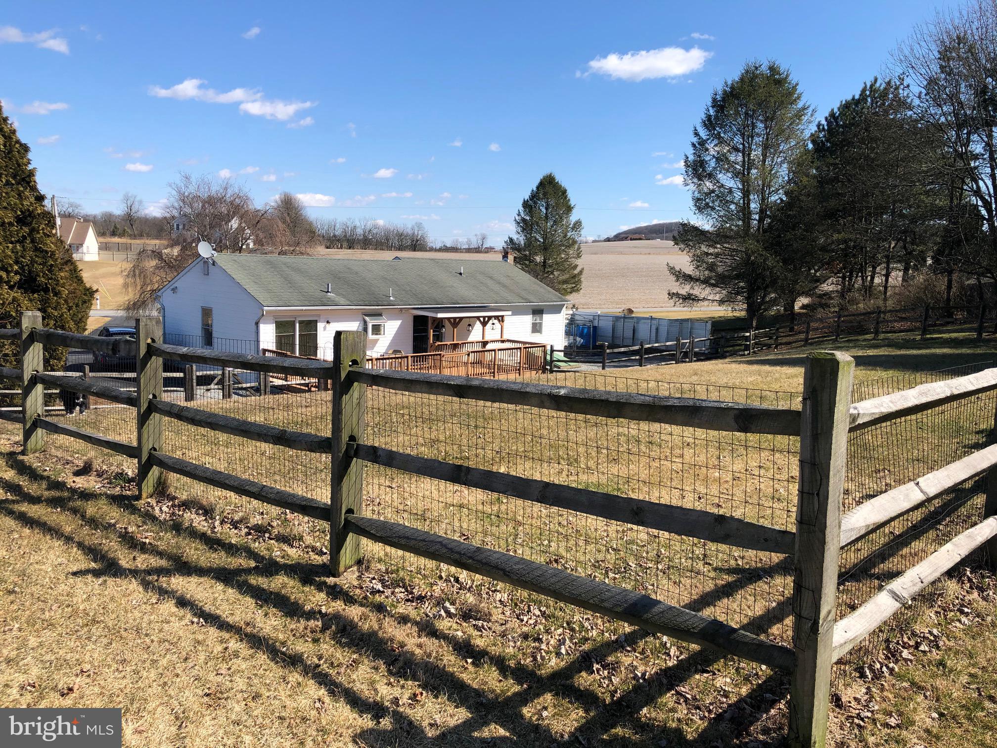 4668 Winding Road New Tripoli, PA 18066 - Photo 26 of 39 Split raid fence