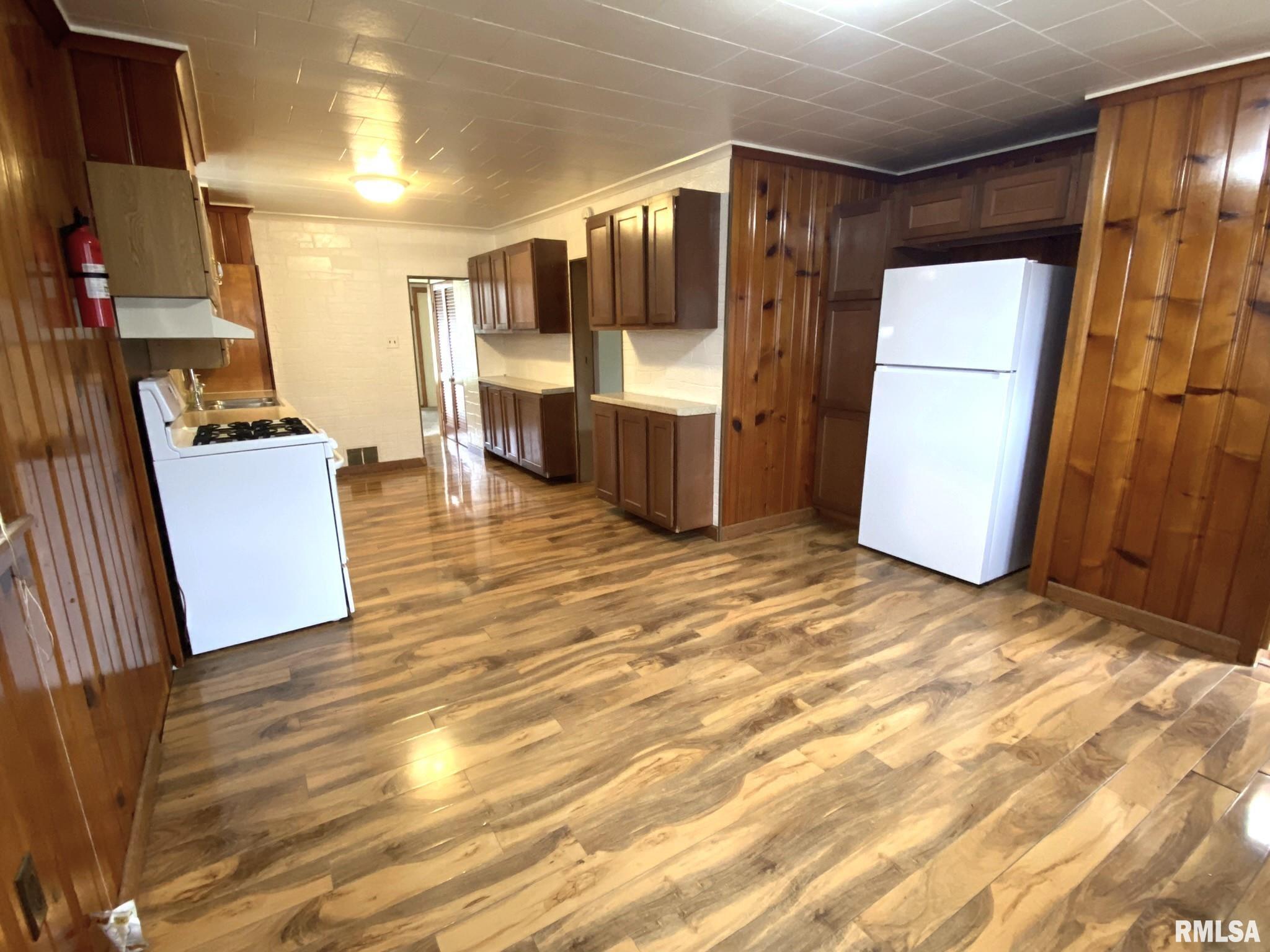 2405 South 15th Street Springfield, IL 62703 - Photo 6 of 26