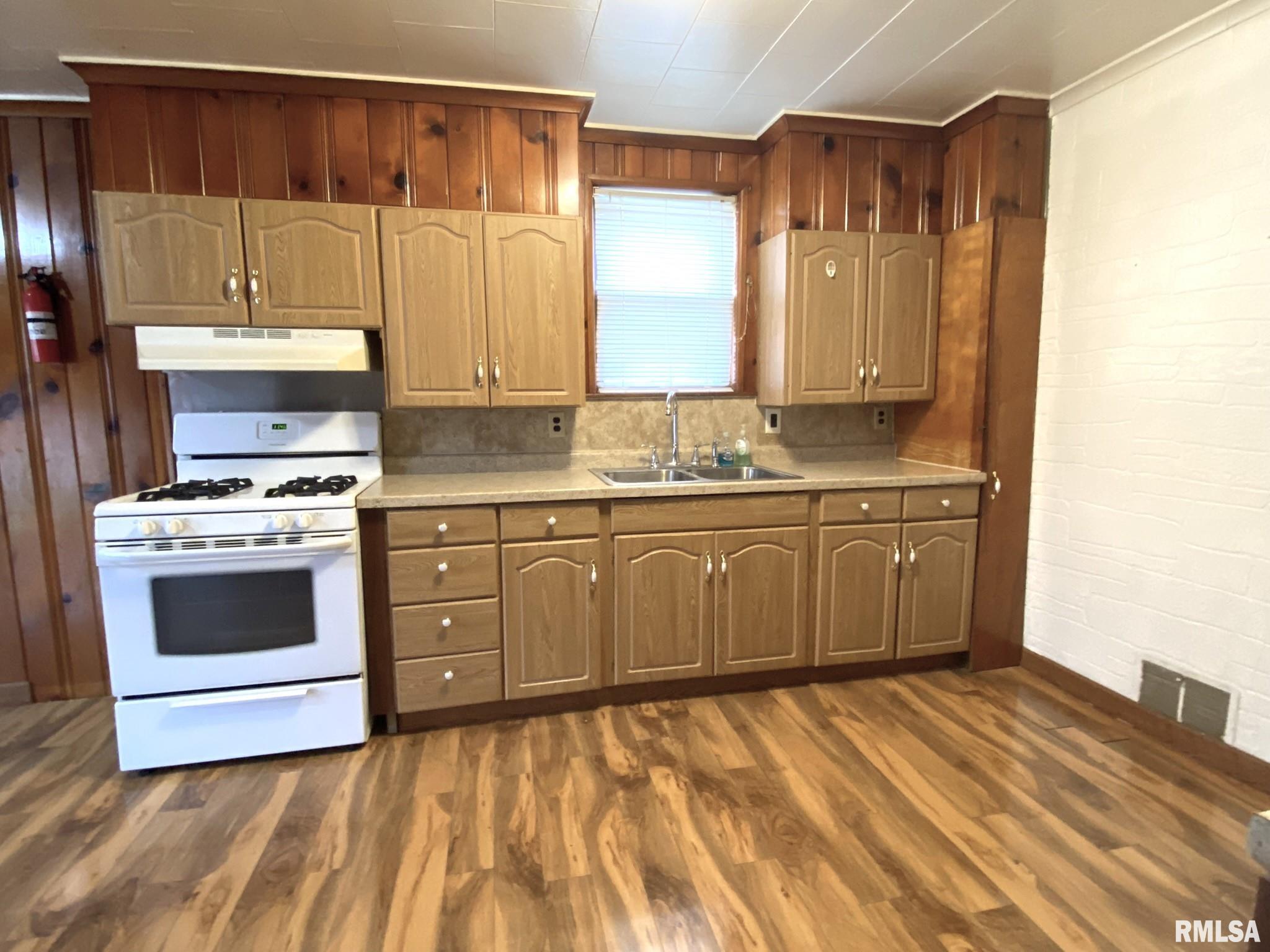 2405 South 15th Street Springfield, IL 62703 - Photo 8 of 26
