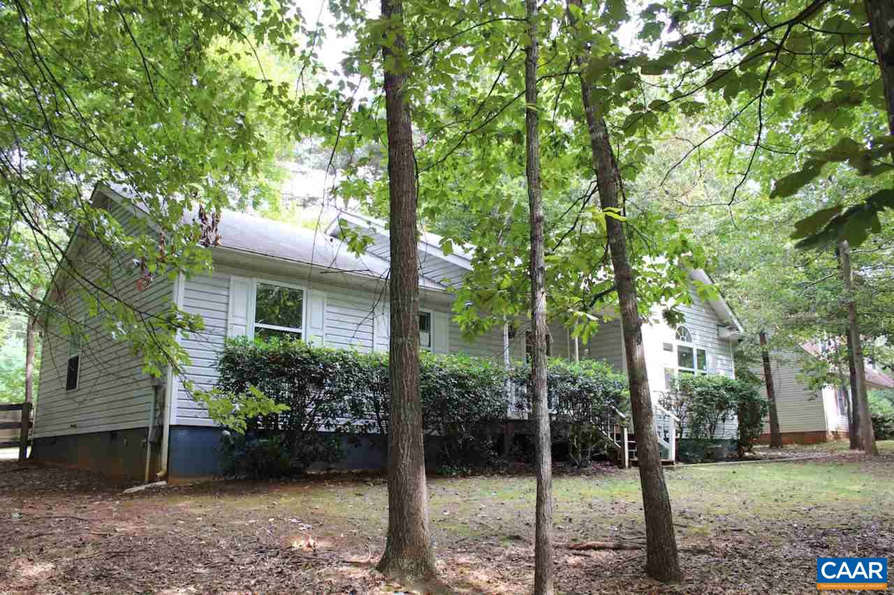 47 Riverside Drive Palmyra, VA 22963 - Photo 2 of 8 a view of a house with backyard