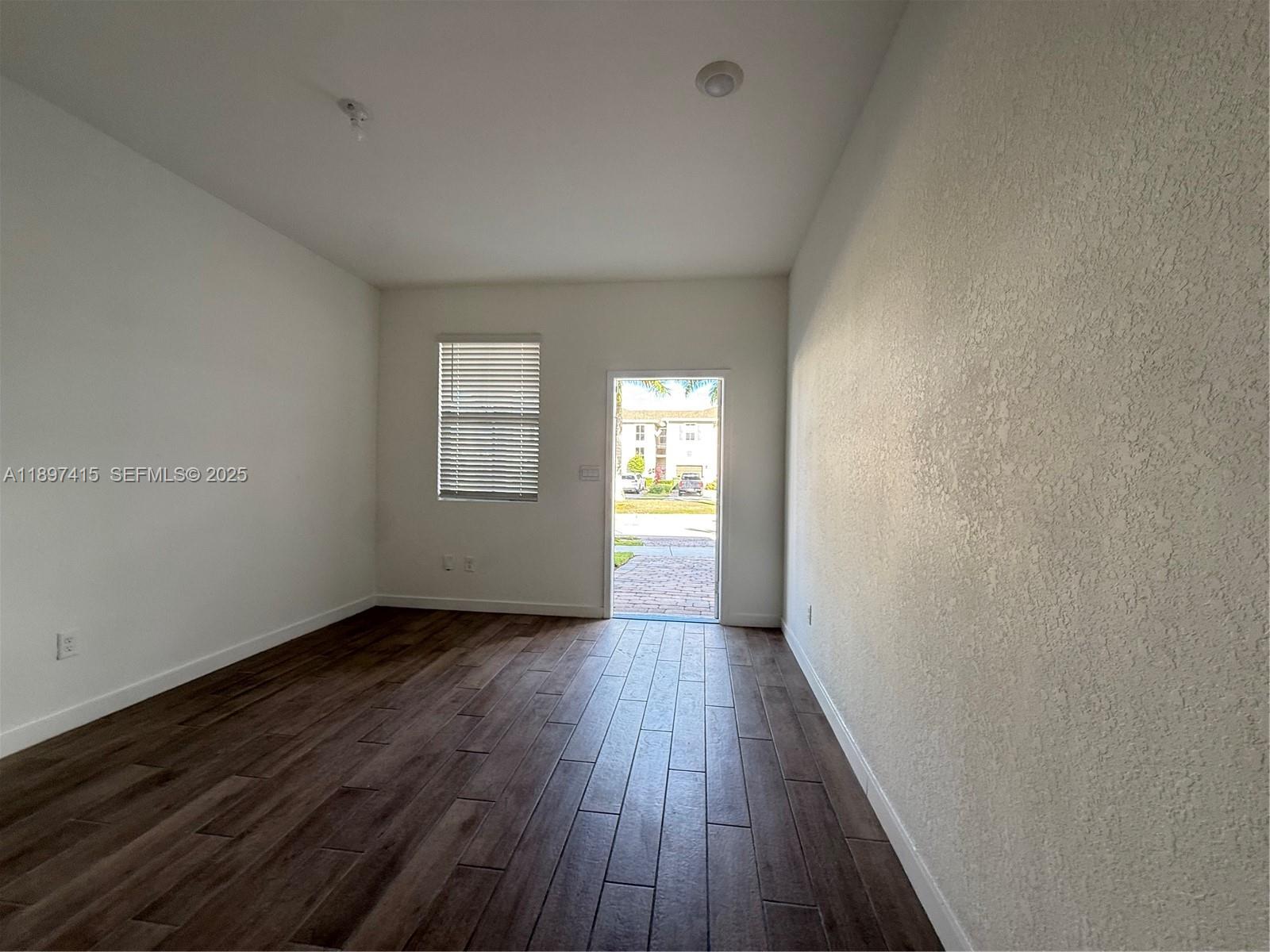 1672 Southeast 8th Street Homestead, FL 33033 - Photo 11 of 19