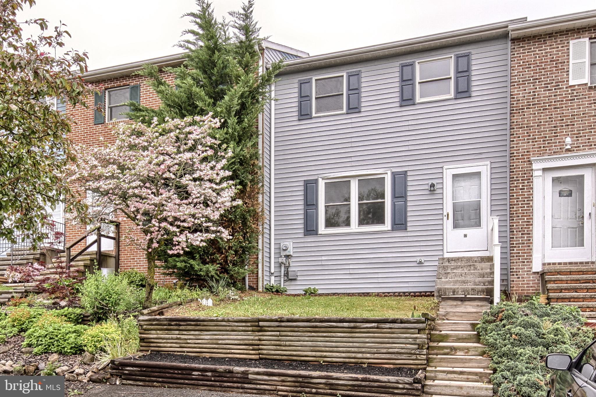 17 Mall Road, Etters, PA 17319 Compass