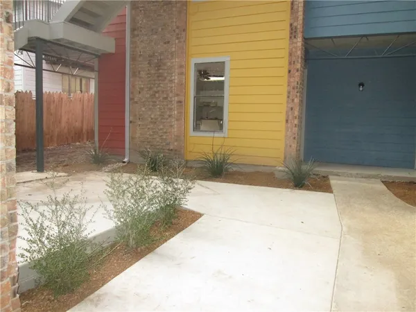 $1,495 | 513 South Park Drive, Unit 103, Austin, TX 78704