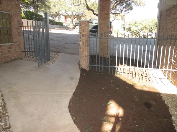 $1,495 | 513 South Park Drive, Unit 103, Austin, TX 78704